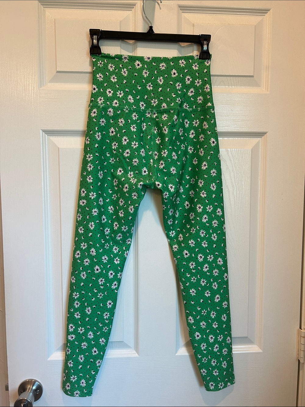 BEYOND YOGA High Waisted Midi Leggings in Honeydew Daisies - Picture 8 of 14